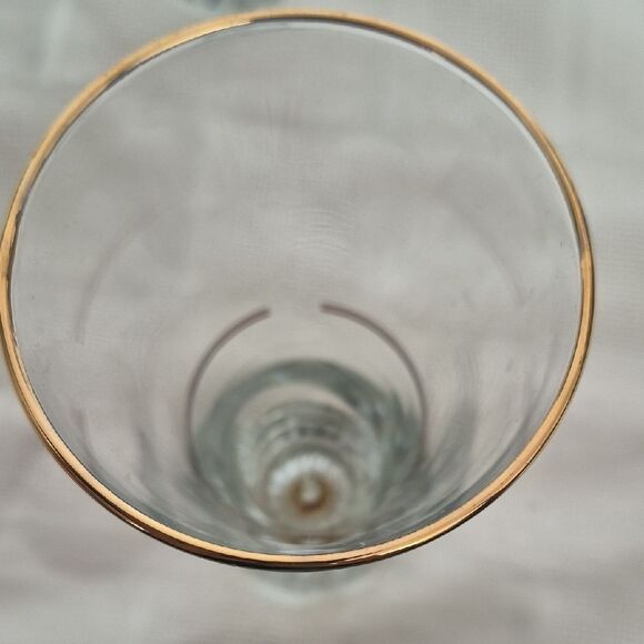 Elegant Gold Rimmed Pilsner Glass Set - Picture 14 of 16